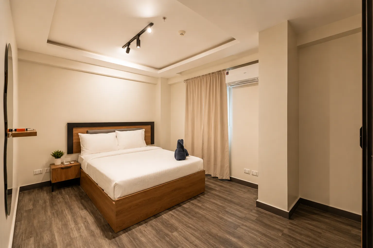 Family Residence master bedroom